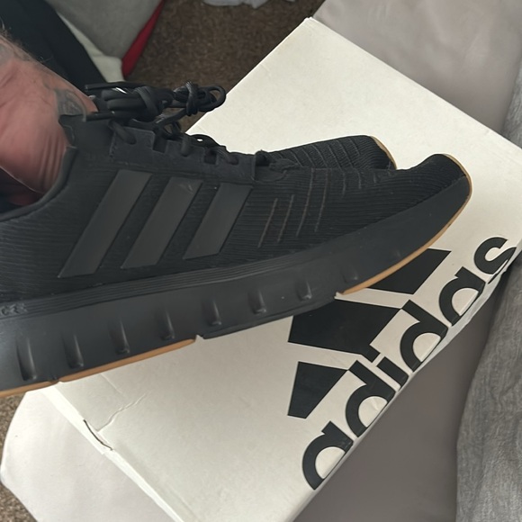 Adidas brand new with box - Picture 6 of 6